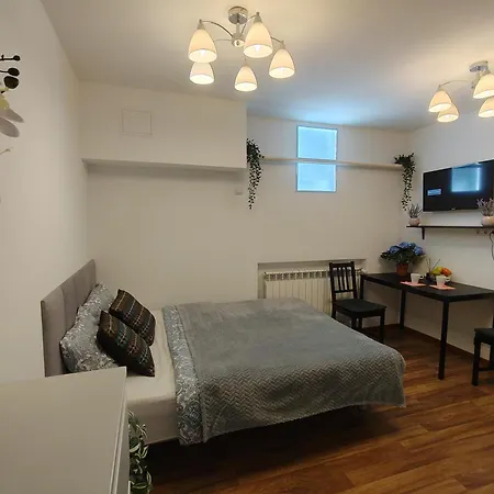 Hollidays Centrum Apartment *